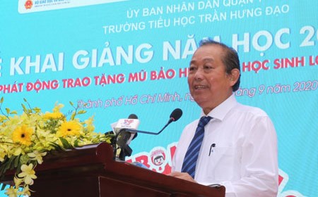 Phó Thủ tướng dự khai giảng năm học mới và phát động 'Tháng cao điểm ATGT cho học sinh đến trường'